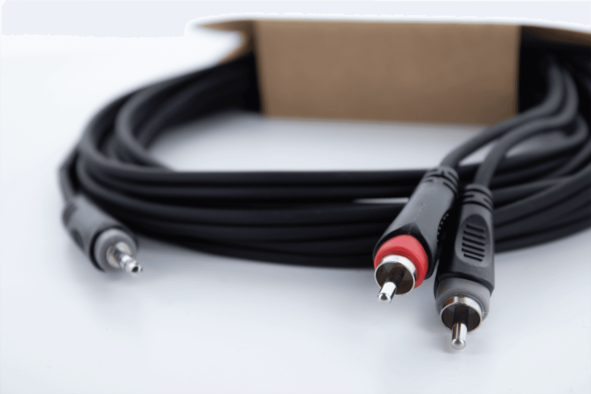 Cordial - Stereo mini Jack 3,5mm &gt; 2 RCA Male L/R - Cable 3 m