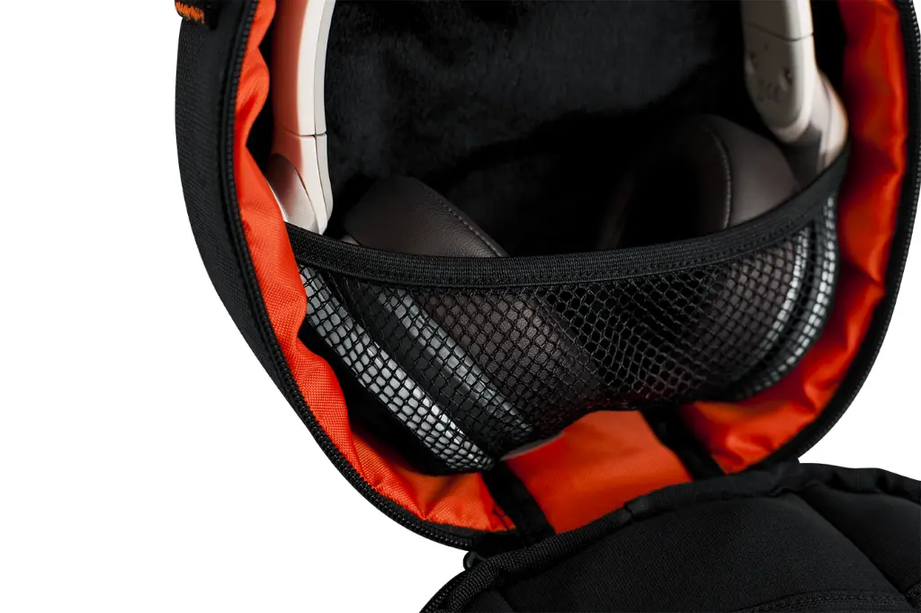G-CLUB-HEADPHONE_INT_CU.webp