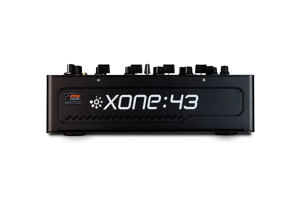 Xone43-Front_web.webp
