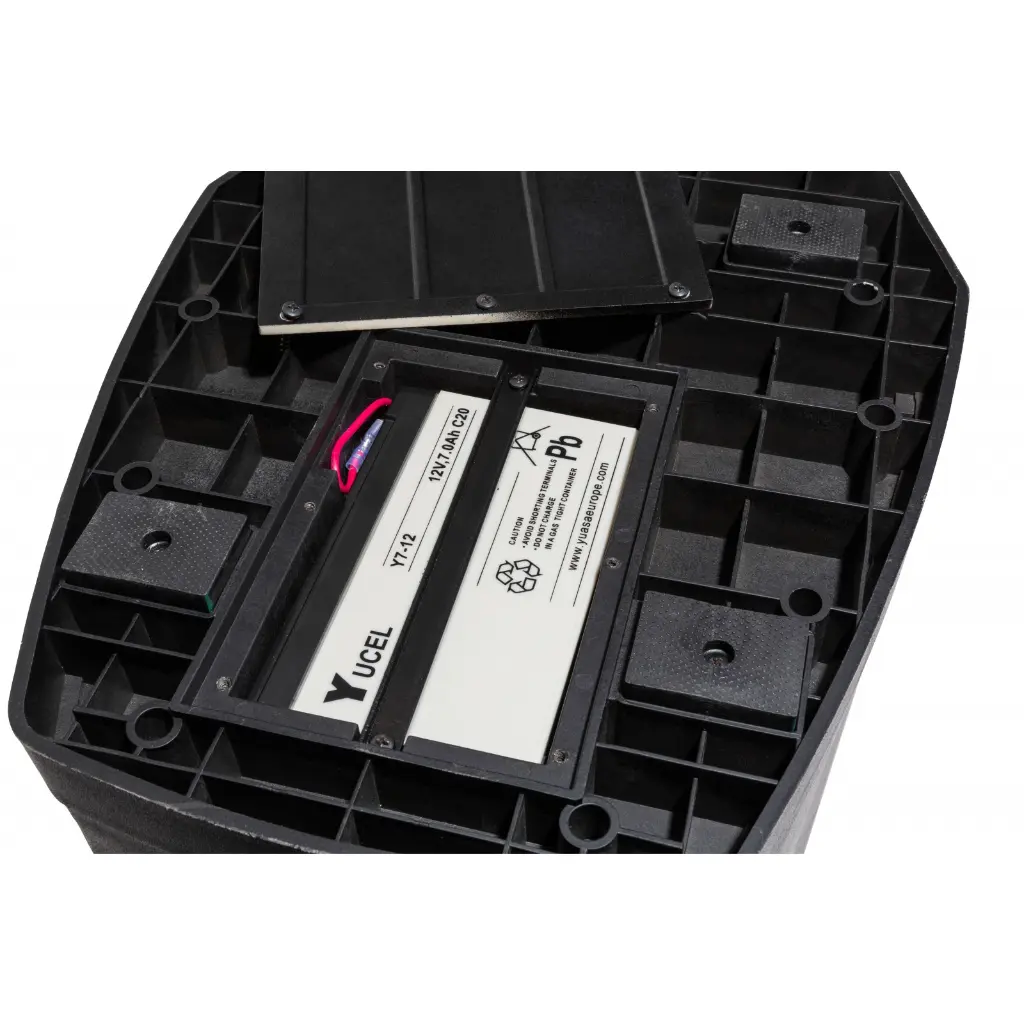 ppc-082b-battery-close-up.webp