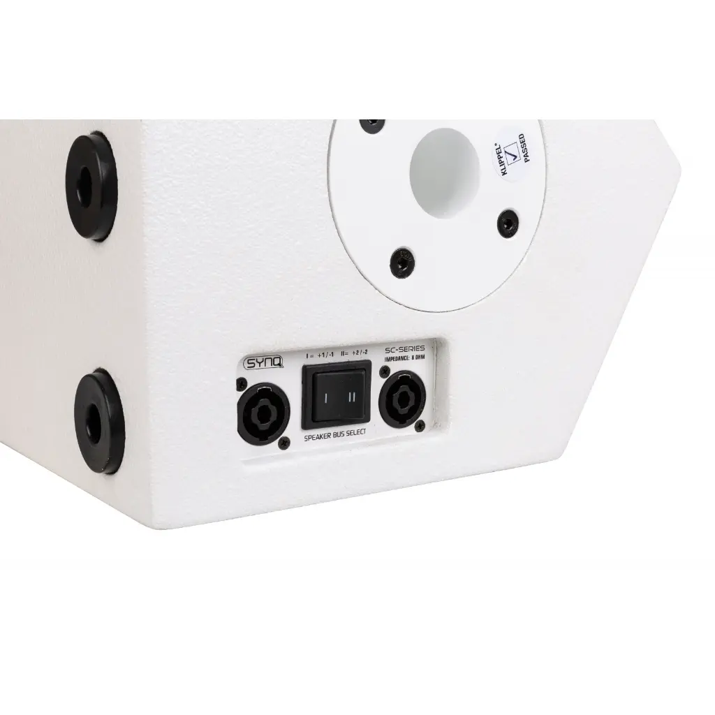 sc-08-white-front-5hr-connexion-close-up_web.webp