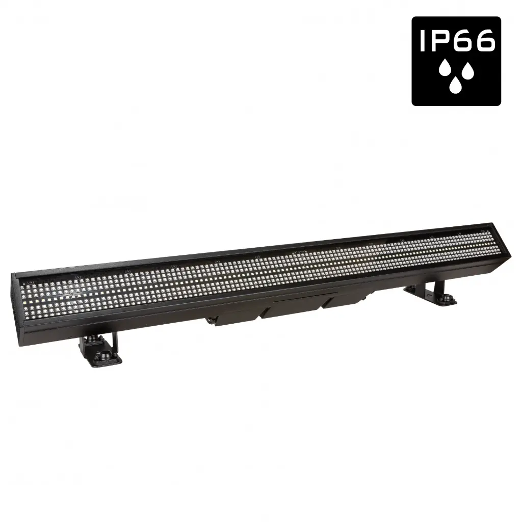 bti-lighstrike-ip66-front-5hr-ip-66-logo-off.webp