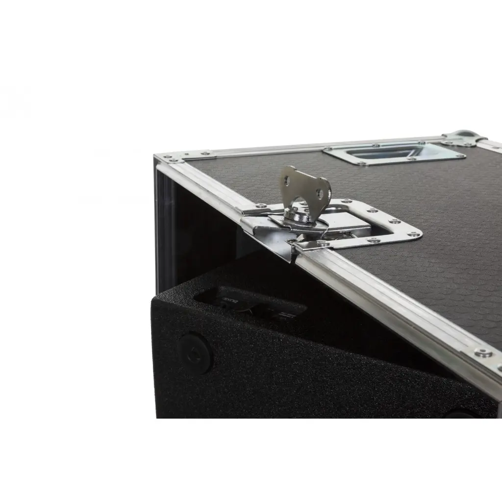 case_for_2xsc-12_close_up_slot_medium.webp