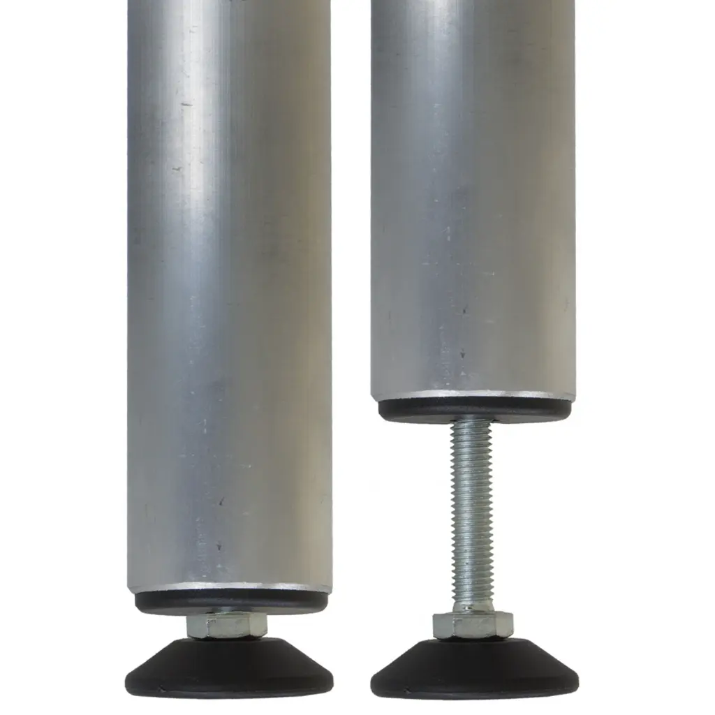bt-stage-legfix_close_up_adjustable_feet.webp
