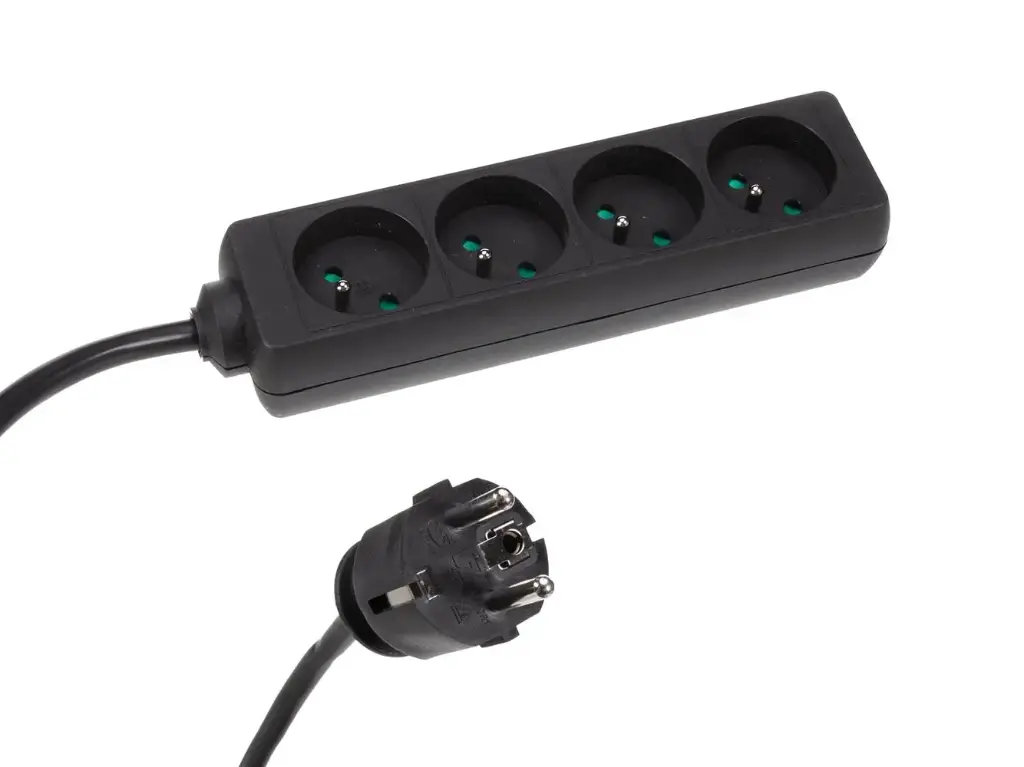 HQ Power - Multiprises 4 prises avec gaine thermorétractile - 5m - 3G2,5